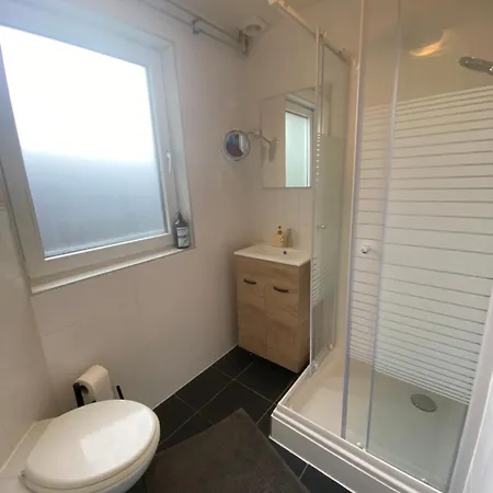 Cosy House In The Centre Of וולנדאם